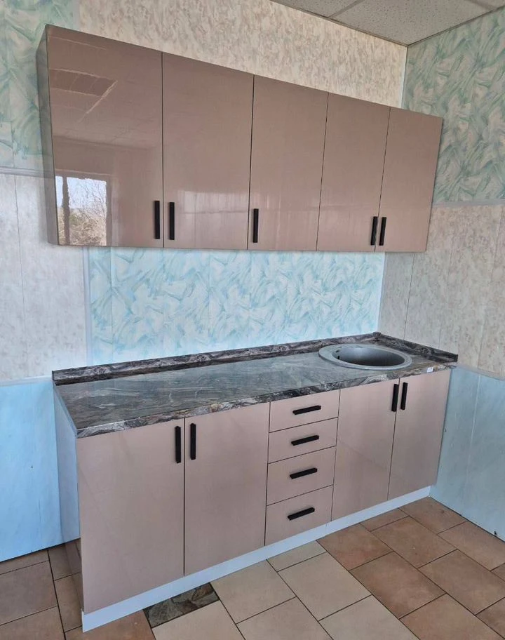 Кухня бежевая на заказ со сборкой и монтажом