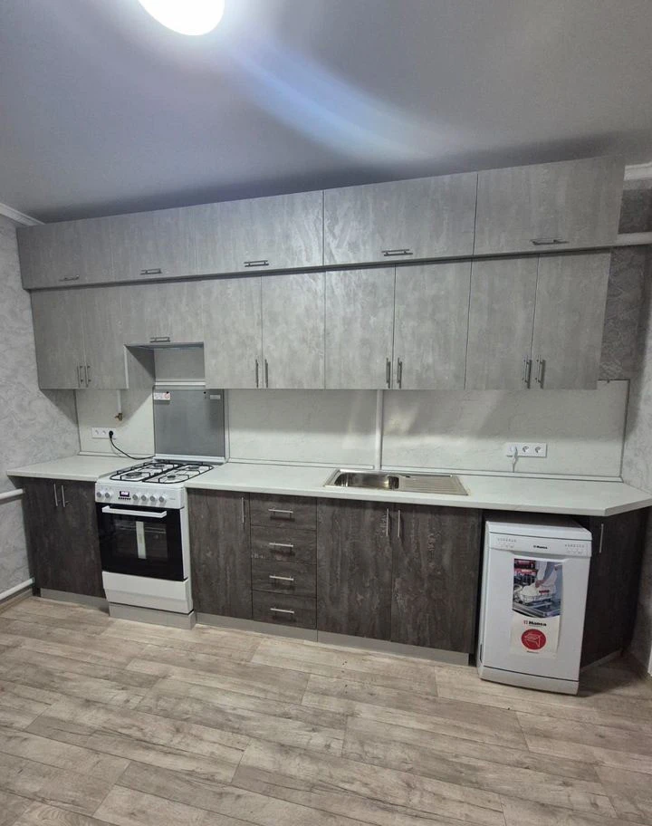 Кухня серая трендовая на заказ